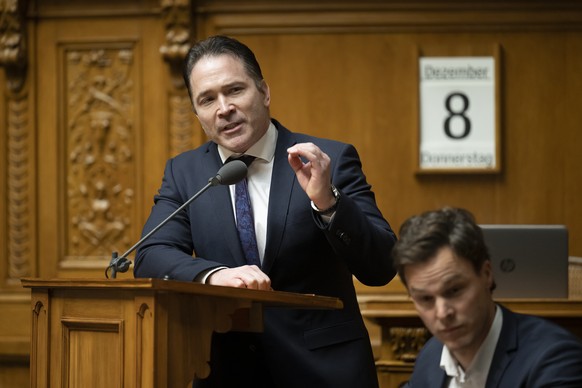 Michael Graber, SVP-VS, spricht waehrend der dringlichen Debatte ueber die parlamentarisch Initiative 21.502 : Wachsende Wolfsbestaende geraten ausser Kontrolle und gefaehrden ohne die Moeglichkeit zu ...