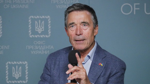 epa10181535 Anders Fogh Rasmussen, Former NATO Secretary General, speaks during their joint with Andriy Yermak, the head of the Office of the President of Ukraine, meeting with the media at the Presid ...