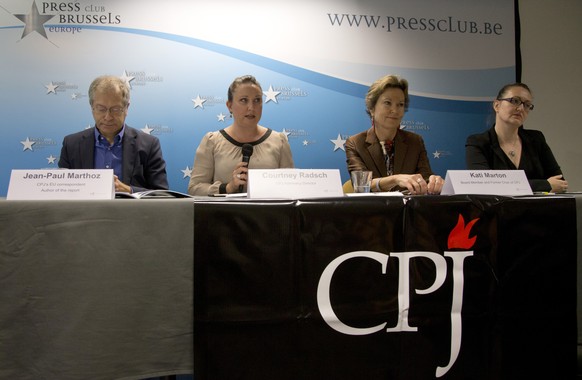 Mitglieder des CPJ bei einer Pressekonferenz in Brüssel: Der Nichtregierungsorganisation bleibt ein begehrter UNO-Status verwehrt.