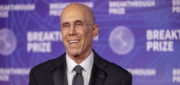 epa12899677 Jeffrey Katzenberg arrives during the 12th Breakthrough Prize red carpet ceremony at the Barker Hangar in Santa Monica, California, USA, 18 April 2026. EPA/JILL CONNELLY