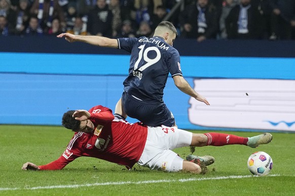 Bochum&#039;s Matus Bero is fouled by Union&#039;s Diogo Leite for a penalty during the German Bundesliga soccer match between VfL Bochum and Union Berlin in Bochum, Germany, Saturday, Dec. 16, 2023.  ...