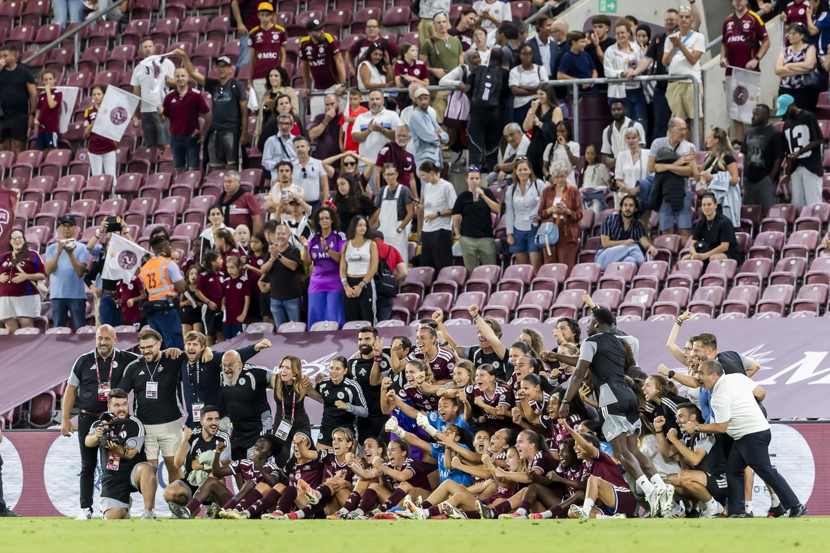 Servette's players celebrate their qualifying for the Champions League after the UEFA Women's Champions League 3rd qualifying round second leg soccer match between Servette FC Chenois Femini ...