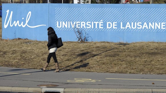 Le logo de l&#039;Universite de Lausanne, UNIL, est photographie a l&#039;entree du campus de l&#039; Universite de Lausanne, UNIL, apres une conference de presse de la nouvelle Direction de l&#039;UN ...