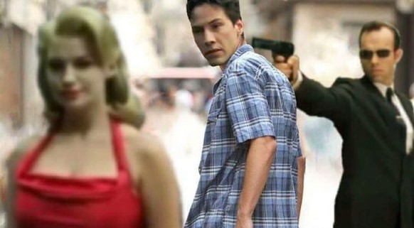 Wem schaut Blocher da auf den Hintern? Zeit für diese 12 Schweizer Memes
red dress women