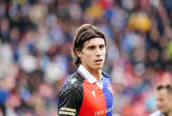 Foto Manuel Geisser 06.08.2023 Stadion Letzigrund Fussball Herren Super League Saison 2023/2024 Grasshopper Club Zuerich - FC Basel. 3:1 Bild : Riccardo Calafiori FC Basel Aktion Einzelbild *** photo  ...