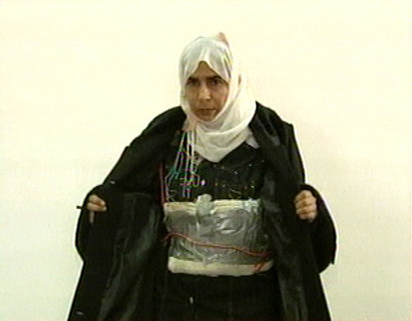 Sadschida al-Rishawi öffnete ihre Jacke und zeigte ihren Bombengürtel, als sie am jordanischen Staatsfernsehen gestand, sie habe versucht, drei Hotels in Amman in die Luft zu sprengen.