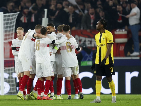 Encore une soir�e de Ligue des champions � oublier pour Jo�l Monteiro (� droite) et Young Boys.