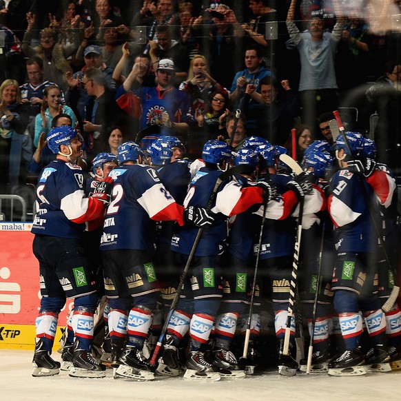 Adler-Jubel auch in Davos? Deutsche Teams haben am Spengler Cup bei den Fans traditionell einen schweren Stand.