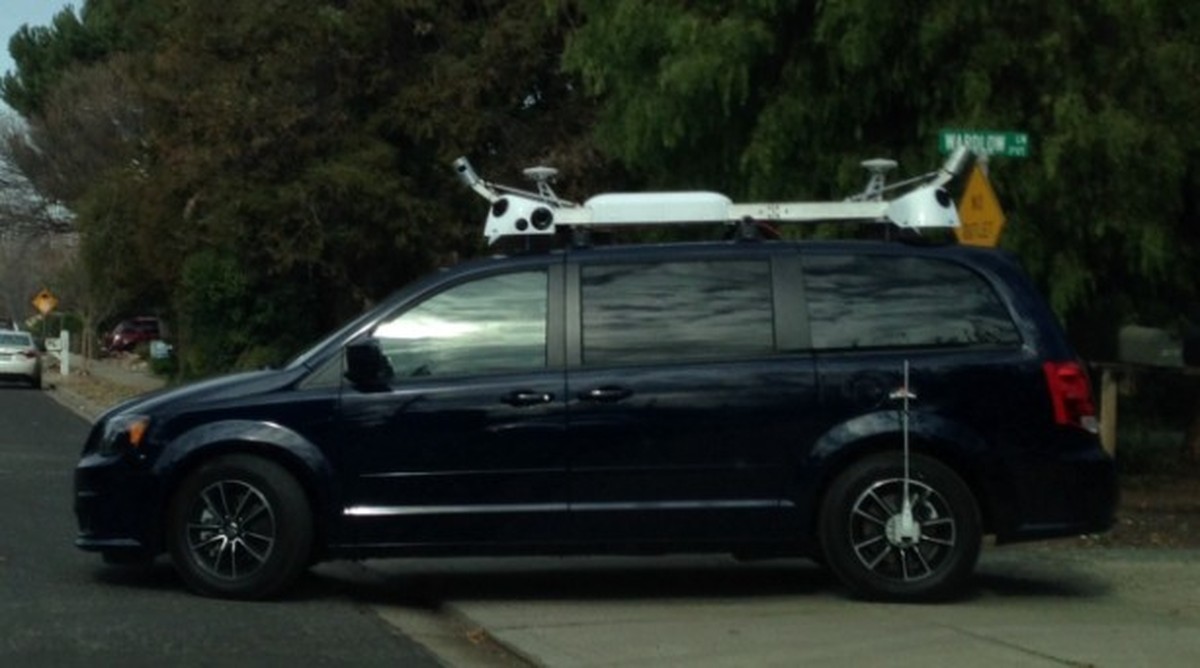 Apple ist mit Kamera-Autos unterwegs. Nun wird über den Sinn gerätselt.