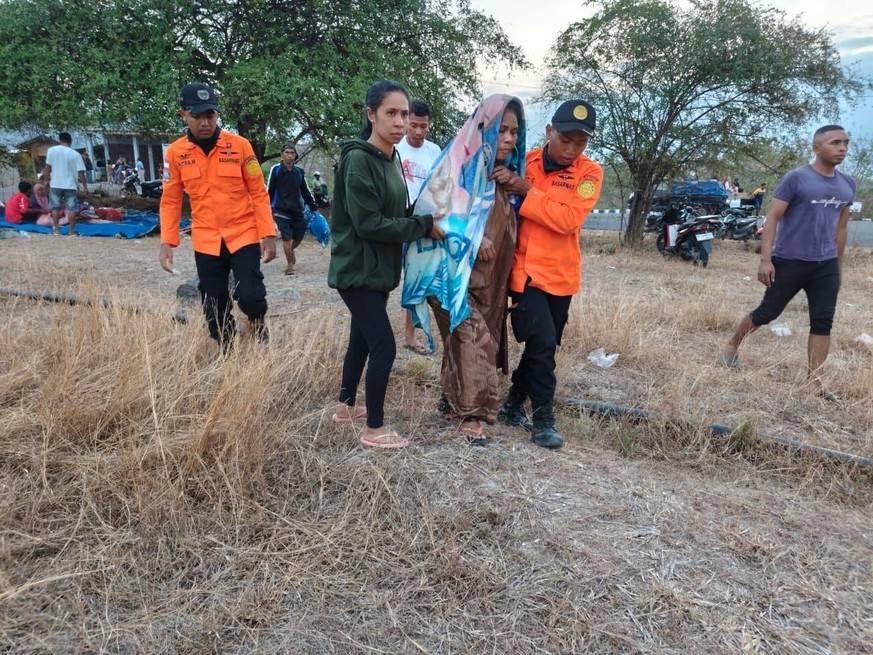 Death toll rises to 51 after 7.7 magnitude earthquake strikes eastern Indonesia.