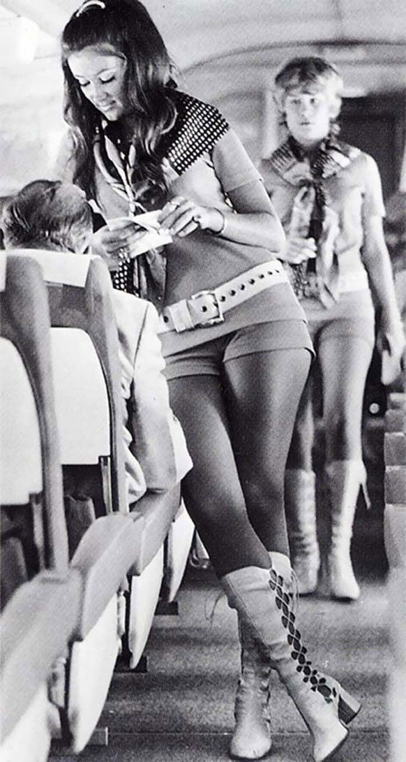 southwest airlines stewardess flight attendant flug begleiterin retro vintage fliegen https://www.eleftheriaonline.gr/ellada-kosmos/funny-strange/item/39940-400-weird-photos-part2