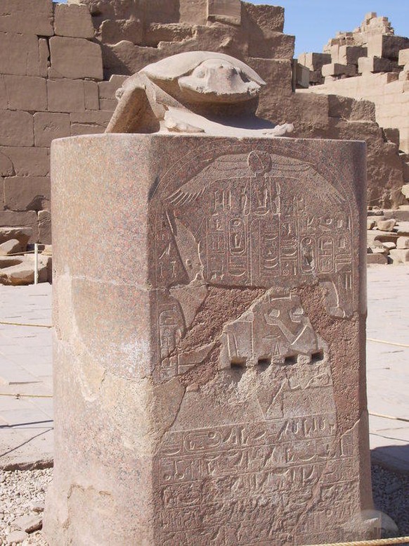 Eine Skarabäus-Statue für den alt-ägyptischen Sonnengott Chepre.