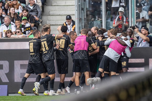 Fussball Bundesliga, Borussia M�nchengladbach vs. SV Elversberg, 05.09.2026 Riesenjubel bei den Elversbergern nach dem 3:4 -- Fussball Bundesliga, Borussia M�nchengladbach vs. SV Elversberg, 05.09.202 ...