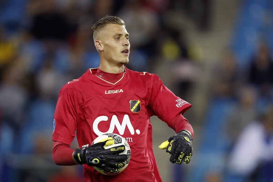 goalkeeper Andries Noppert of NAC Breda during the Dutch Eredivisie match between Vitesse Arnhem and NAC Breda at Gelredome on August 12, 2017 in Arnhem, The Netherlands Vitesse v NAC Breda Dutch Ered ...