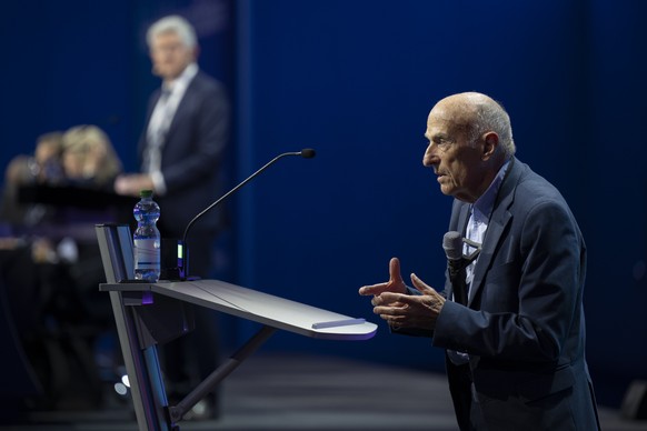 Der ehemalige Verwaltungsratspraesident Hans-Rudolf Merz spricht an der ausserordentlichen Generalversammlung der Helvetia Versicherungen, am Freitag, 23. Mai 2025, in St. Gallen. Die beiden fuehrende ...
