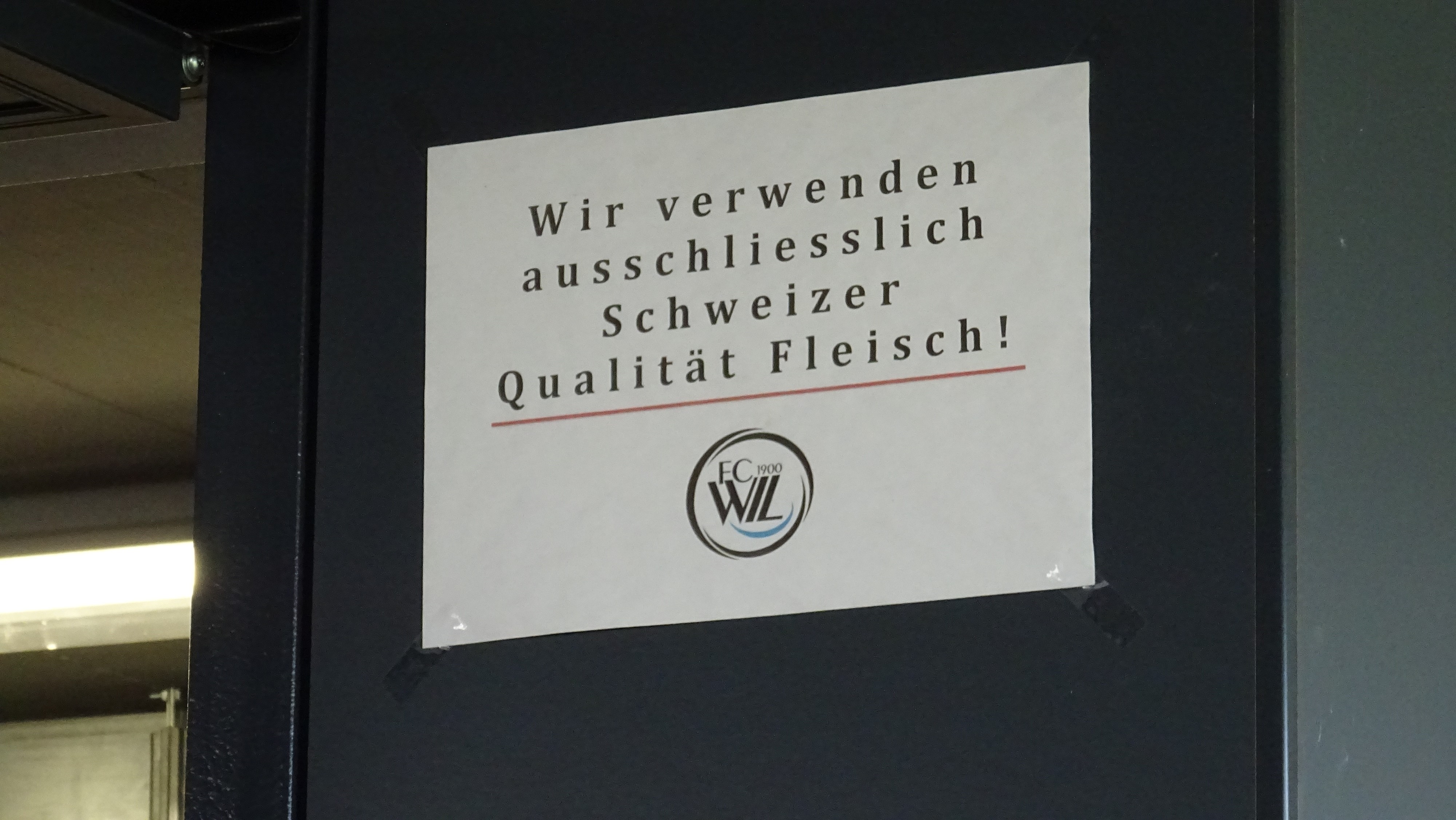 Das Schild am Catering-Stand in Wil liest sich schon jetzt wie das einer Dönerbude.