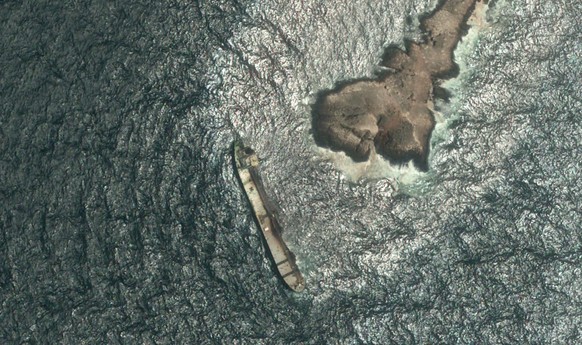 This satellite photo taken Wednesday Aug. 5, 2026, shows the tanker Caroline Bezengi, grounded and partly submerged off the coast of Oman, leaking crude oil into the sea. (Pléiades © CNES 2026, Distri ...