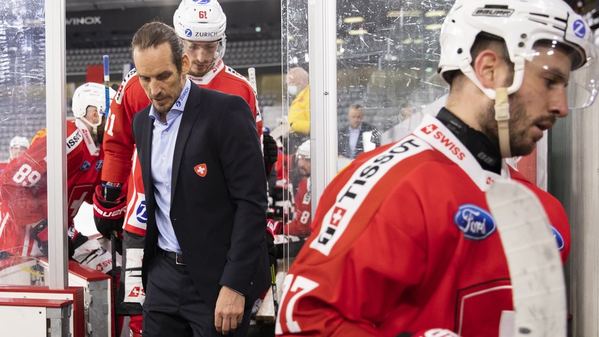 Switzerland&#039;s head coach Patrick Fischer on his way to the locker room during a friendly ice hockey match between Switzerland and Russia, at the Tissot Arena in Biel, Switzerland, Saturday, May 1 ...