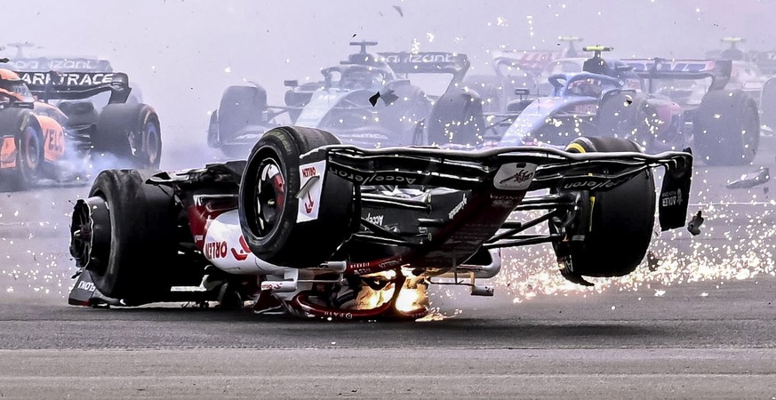 epaselect epa10049698 Chinese Formula One driver Guanyu Zhou of Alfa Romeo Racing crashes during the Formula One Grand Prix of Britain at the Silverstone Circuit, Silverstone, Britain, 03 July 2022. E ...