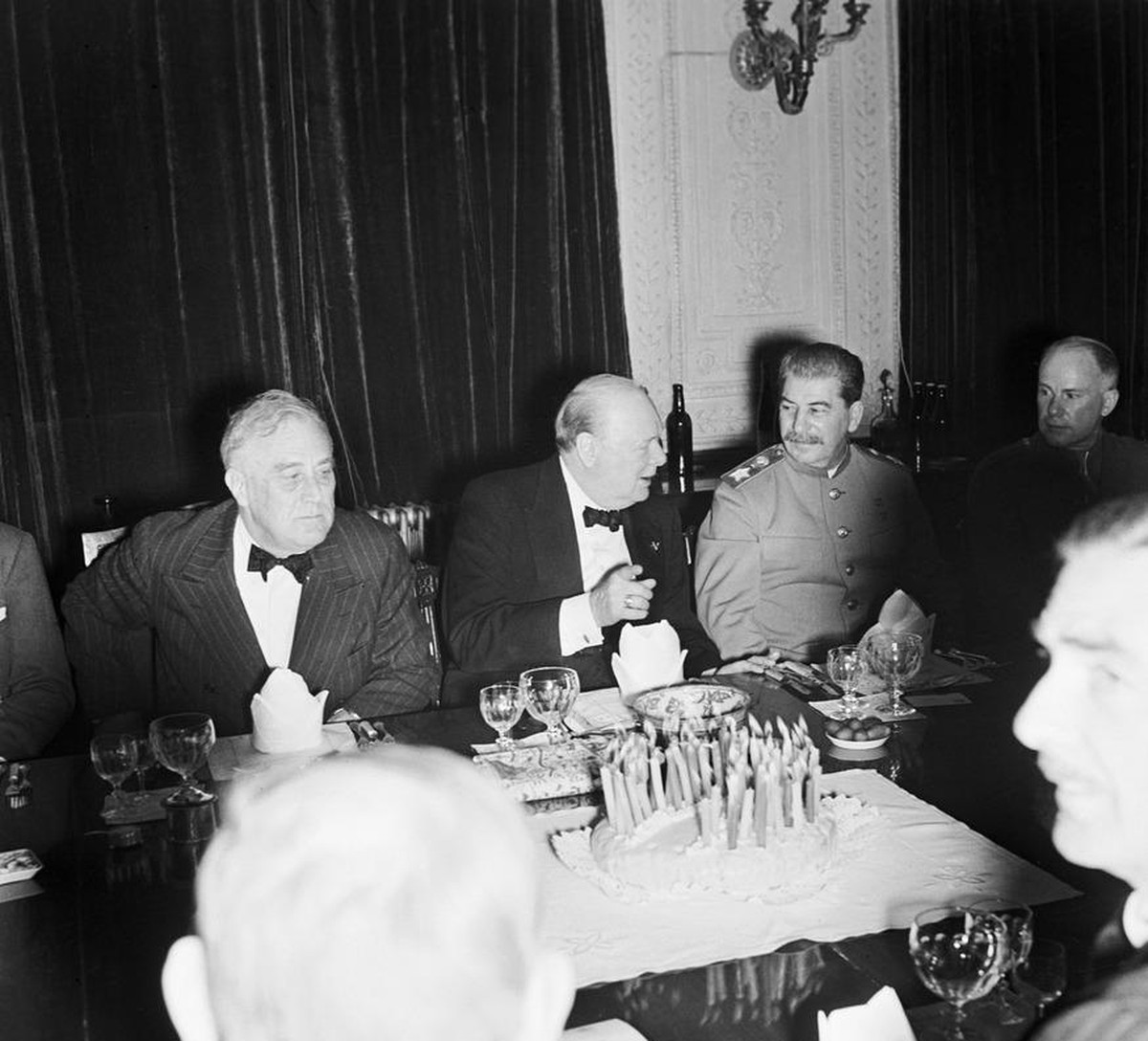 franklin d roosevelt winston churchill josepg stalin teheran konferenz big three 1943 november 30 churchills geburtstag history ww2