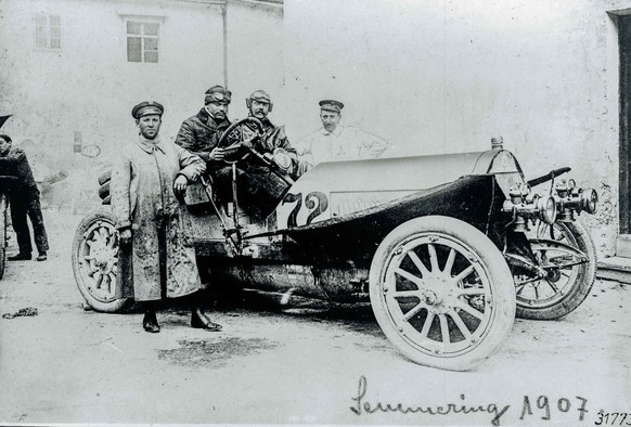 1902-1905: Der Mercedes-Simplex 60PS schaffte es auf 117 Kilometer pro Stunde.