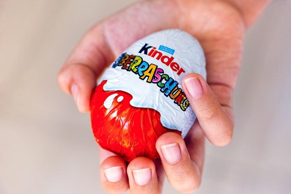 kinder schokolade. überraschungsei. ferrero