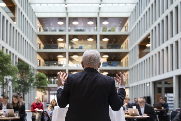 Bundespraesident Ueli Maurer spricht waehrend der Jahresend-Medienkonferenz am Freitag, 27. Dezember 2019, in Bern. (KEYSTONE/Peter Klaunzer)