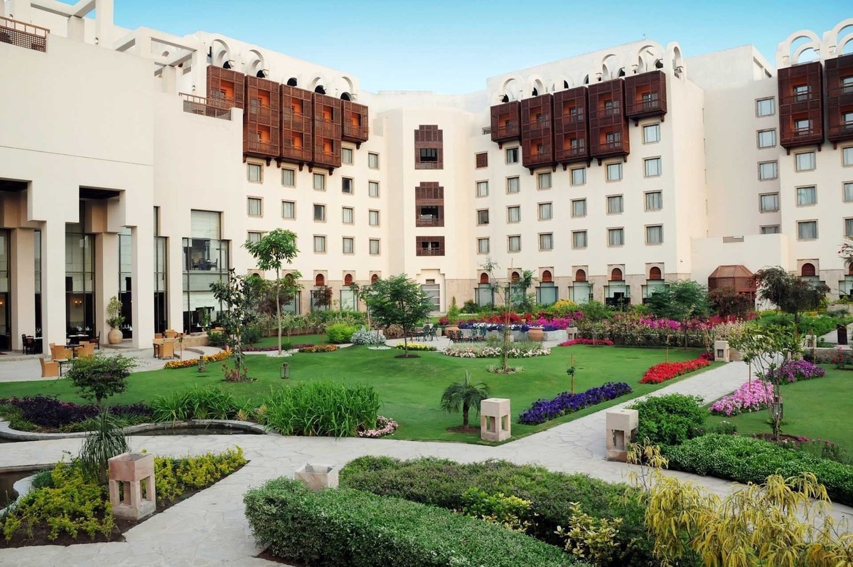 https://www.serenahotels.com/islamabad

Serena Hotel, Islamabad, Pakistan

Luxushotel Luxury Hotel