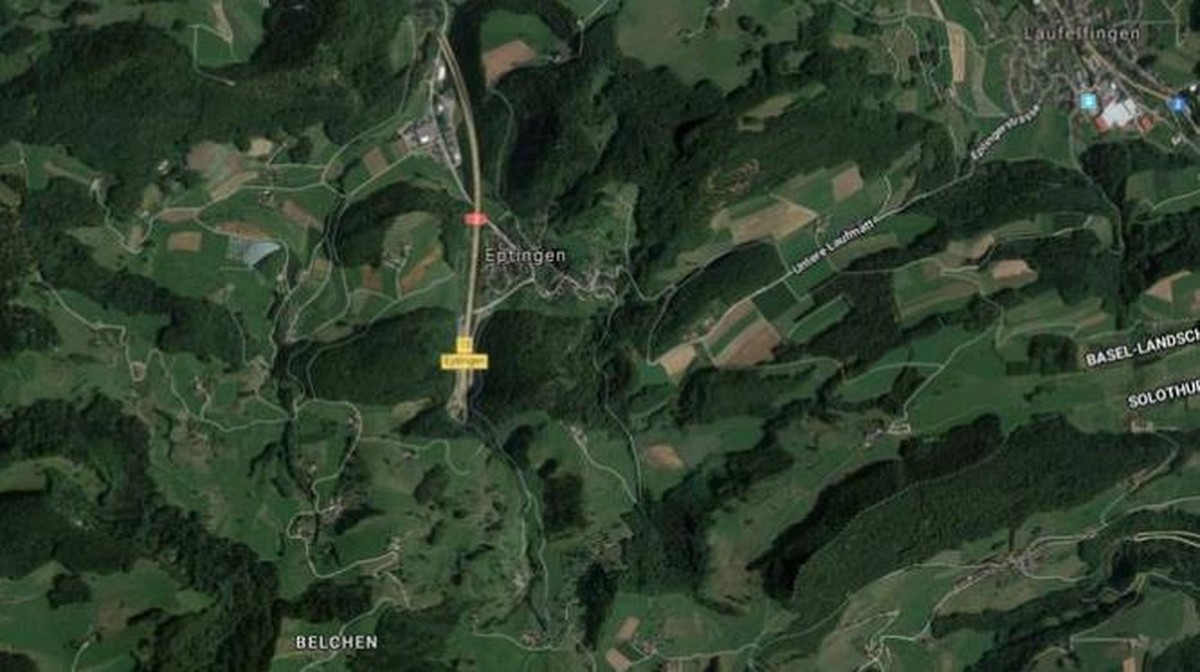 Der Unfall ereignete sich nach der Tunnelausfahrt in Eptingen.