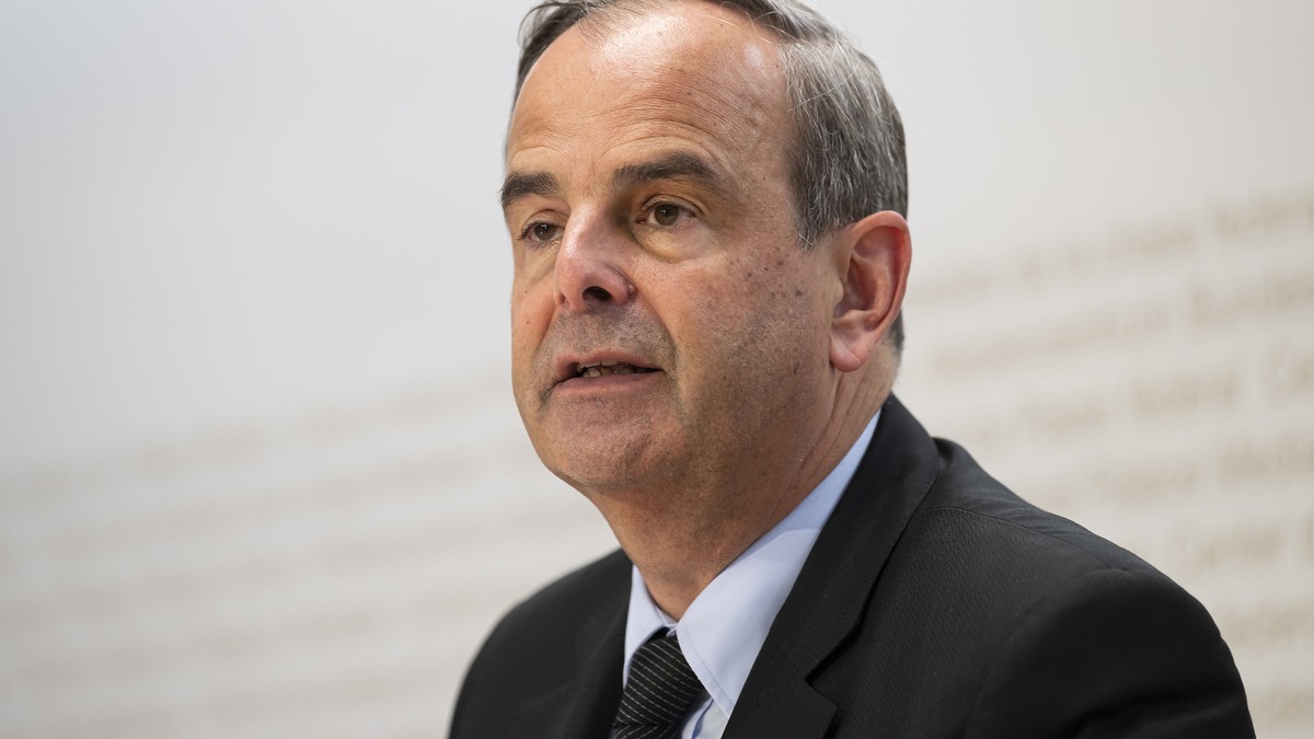 Nationalrat Gerhard Pfister, Praesident Die Mitte spricht waehrend einer Medienkonferenz des Komitees gegen die Biodiversitaesinitiative, am Donnerstag, 13. Juni 2024 in Bern. (KEYSTONE/Anthony Anex)