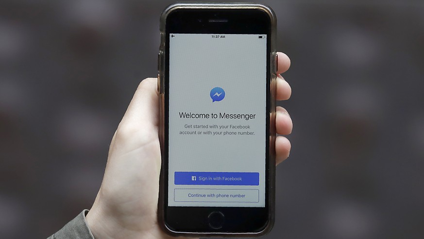 Facebook liess Mitarbeiter Aufnahmen von Nutzern aus dem Chatdienst Messenger anhören und abtippen. Eine ähnliche Praxis herrschte auch bei Amazon, Apple und Google. (Symbolbild)
