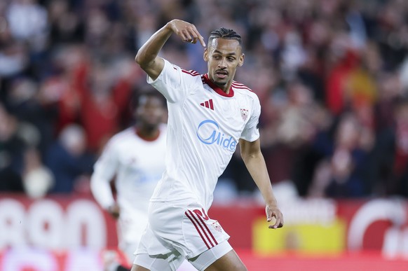 epa12740193 Sevilla's Djibril Sow celebrates after scoring a goal during the Spanish LaLiga soccer match between Sevilla and Alaves at the Ramon Sanchez Pizjuan Stadium in Seville, Spain, 14 Febr ...
