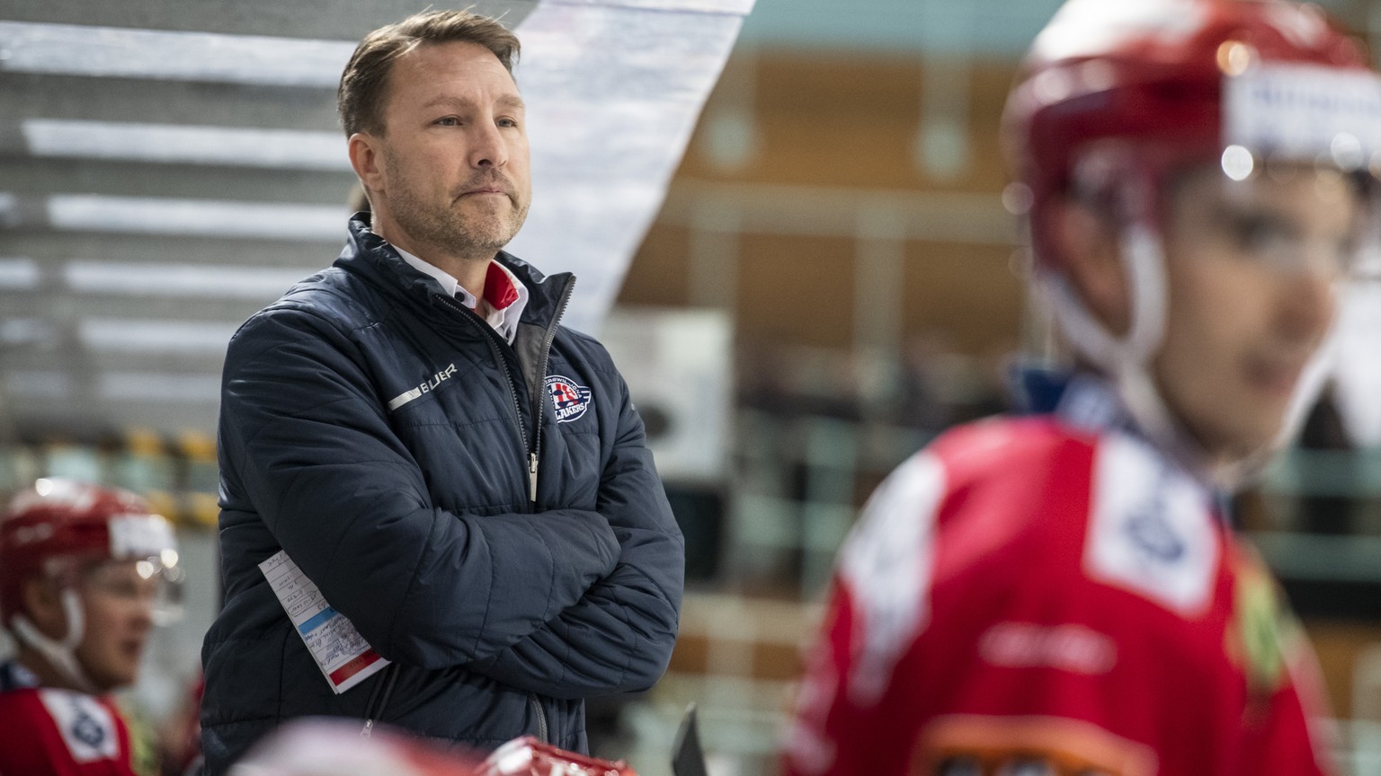 Rapperswiler Headcoach Jeff Tomlinson, mitte, im Eishockey Meisterschaftsspiel der National League zwischen den Rapperswil-Jona Lakers und dem Geneve-Servette HC, am Dienstag, 23. Oktober 2018, in der ...