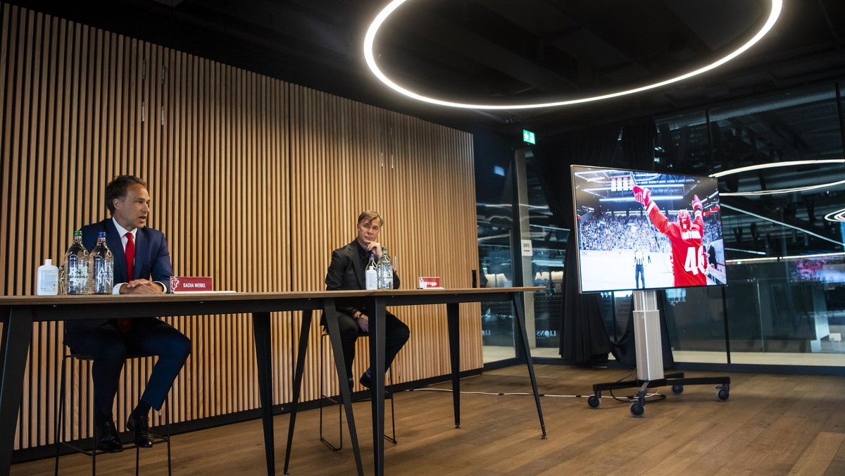 Sacha Weibel, gauche, directeur general du Lausanne Hockey Club et Petr Svoboda, droite, directeur des operations hockey du Lausanne Hockey Club, parlent lors d'une conference de presse du Lausan ...