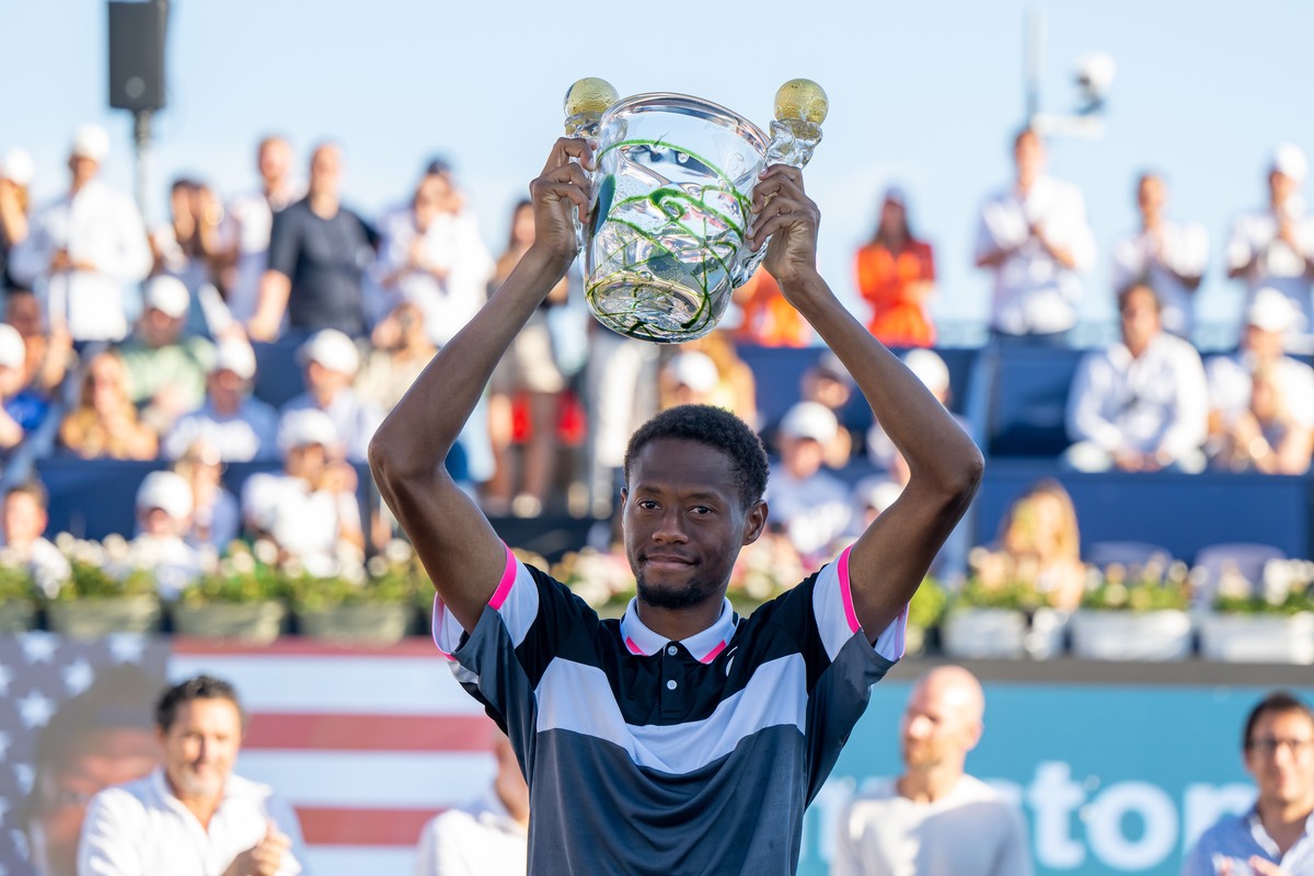 epa10721360 US tennis player Christopher Eubanks poses with the trophy after winning against Adrian Mannarino of France during their final tennis match of the Mallorca Championship in Palma de Mallorc ...