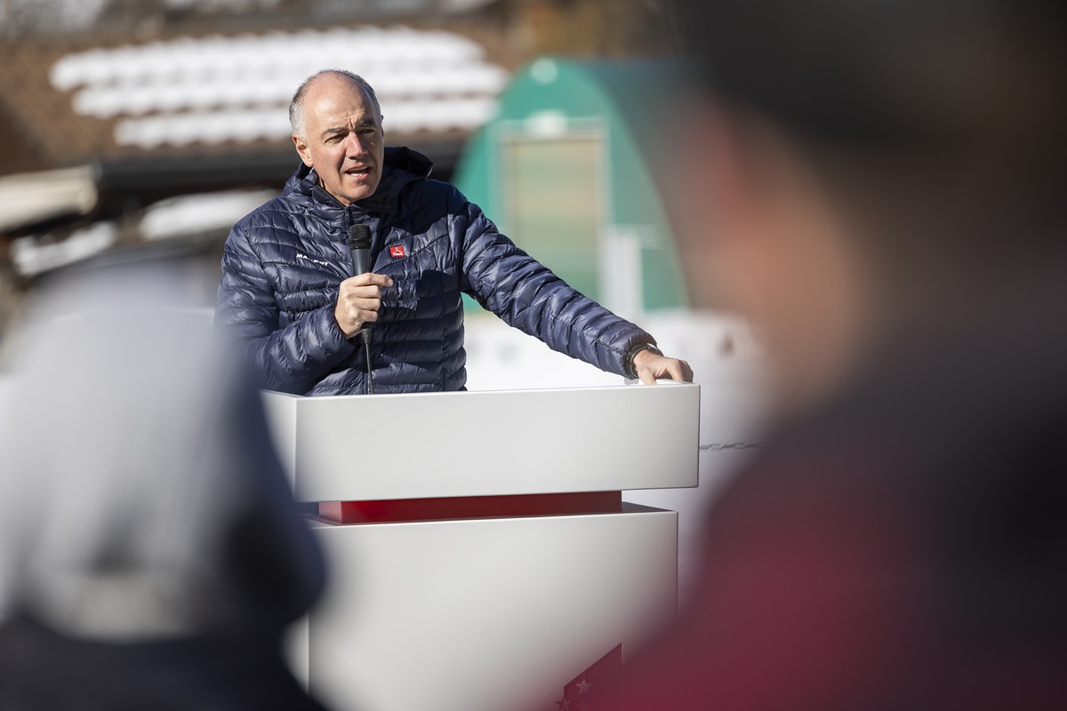 Christophe Darbellay, conseiller d'Etat valaisan parle lors de l'inauguration du telepherique Champsec - Sarreyer ce samedi, 15 fevrier 2025 a Champsec. Depuis les intemperies de juillet 202 ...