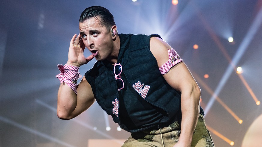 ABD0214_20181129 - INNSBRUCK - ÖSTERREICH: Andreas Gabalier am Donnerstag, 29. November 2018, anlässlich des Tourauftakts von Andreas Gabalier in der Olympiahalle in Innsbruck. - FOTO: APA/EXPA/STEFAN ...