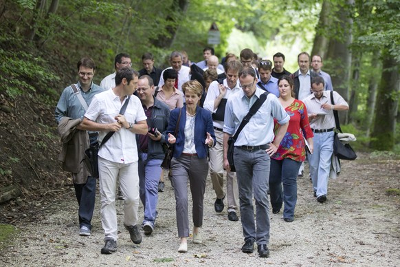 Bundesrätin Sommaruga mit Medienleuten.