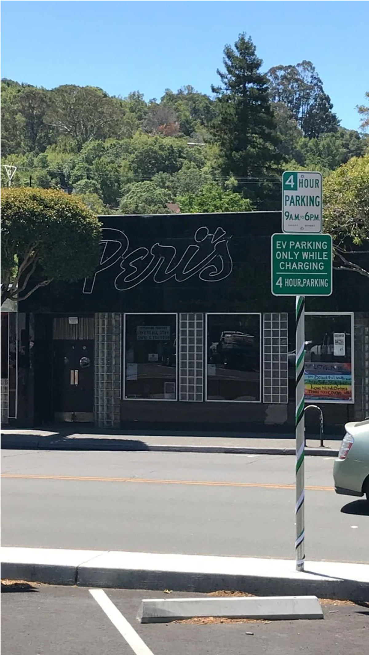 Fail: Schriftart macht aus Peris Penis