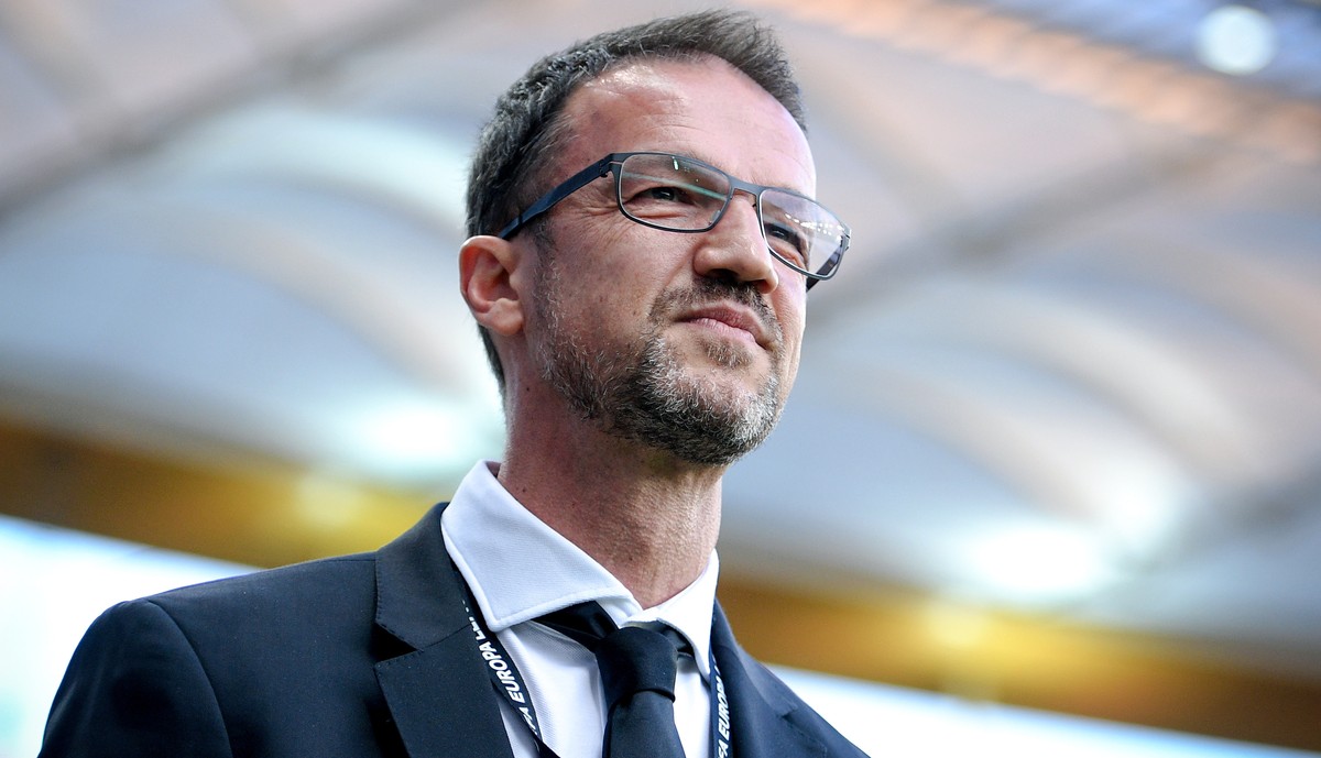 epa07514441 Frankfurt's director of sports Fredi Bobic prior to the UEFA Europa League quarter final second leg soccer match between Eintracht Frankfurt and Benfica Lisbon in Frankfurt, Germany,  ...