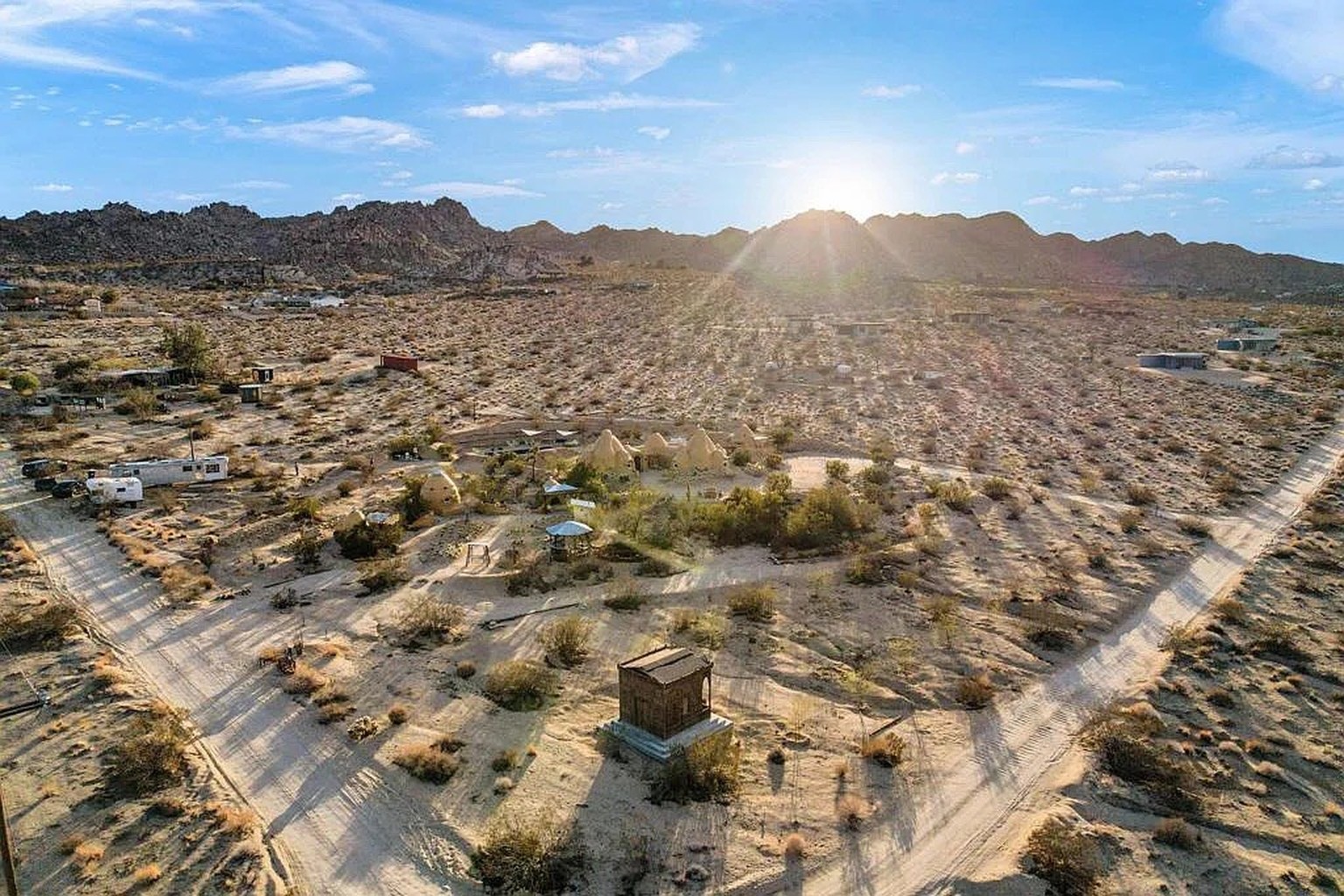 Desert Home Joshua Tree Architecture Property Real Estate Coldwell Banker / Zillow https://www.zillow.com/homedetails/6920-Bonita-Ave-Joshua-Tree-CA-92252/116212936_zpid/?