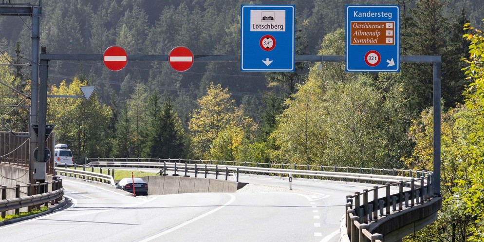 Maximal 20 Tonnen dürfen die Brücke nun queren.