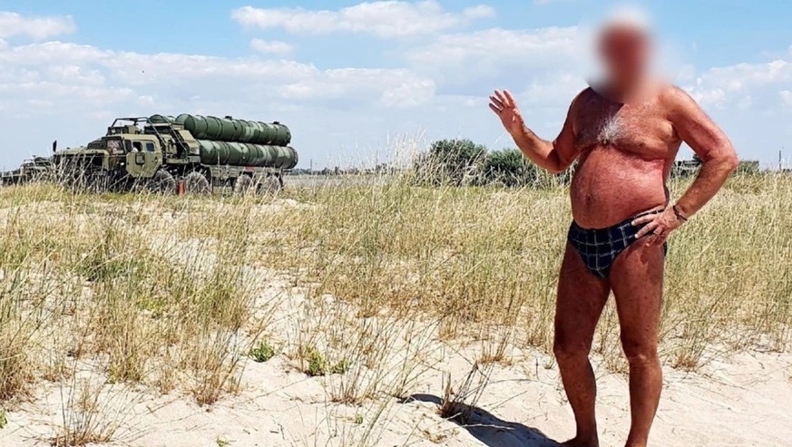 Russische Touristen haben auf der Halbinsel Krim eine Stellung der russischen Flugabwehr verraten.