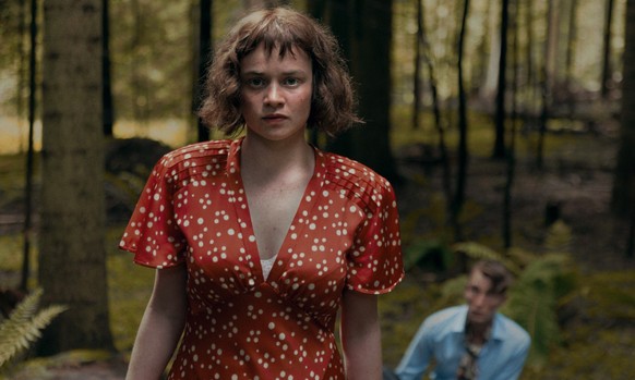 «Landesverräter»: Luna Wedler als Fabrikantentochter und Schrämlis Love Interest Gerti Zanelli