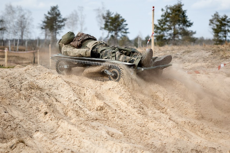 The Ukrainian army is testing several land robots for military purposes.