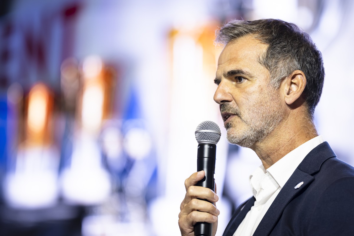 Sportchef Sven Leuenberger spricht waehrend der Vorsaision Medienkonferenz der ZSC Lions am Dienstag, 26. August 2025 in der Swiss Life Arena in Zuerich. (KEYSTONE/Michael Buholzer)