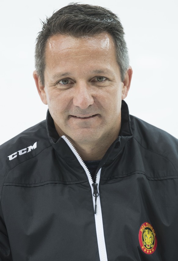 Tigers Assistent Coach Marco Bayer posiert am Montag, 14. August 2017 in der Ilfishalle in Langnau. (KEYSTONE/Marcel Bieri)