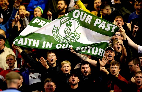 Extra.ie FAI Cup Semi-Final, Dalymount Park, Dublin 27/9/2019 Bohemians vs Shamrock Rovers Bohs fans with a Rovers flag before the game Bohs fans with a Rovers flag before the game 27/9/2019 PUBLICATIONxNOTxINxUKxIRLxFRAxNZL Copyright: xINPHO/RyanxByrnex RB30692
