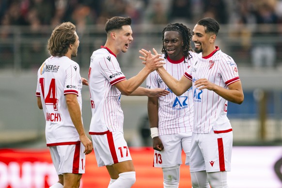 Joie de Ilyas Chouaref (SIO), droite, apres avoir marque le but du 2:0, avec Numa Lavanchy (SIO), Jan Kronig (SIO), et Winsley Boteli (SIO) lors de la rencontre de football du Championship Group de Su ...