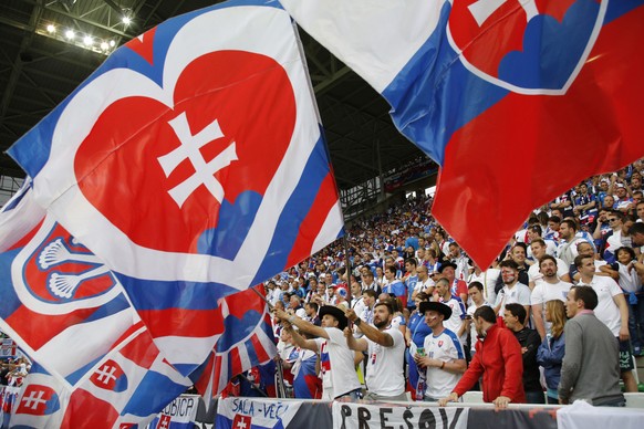 Football Soccer - Slovakia v England - EURO 2016 - Group B - Stade Geoffroy-Guichard, Saint-Étienne, France - 20/6/16
Slovakia fans before the match
REUTERS/Robert Pratta
Livepic